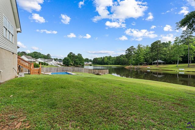 370 Twin Lakes Drive, Gray, GA 31032