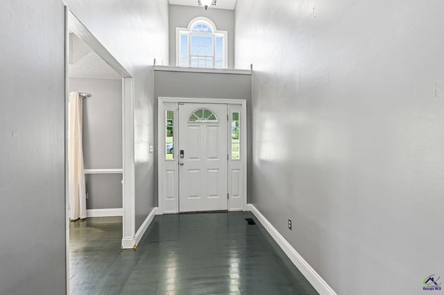 370 Twin Lakes Drive, Gray, GA 31032