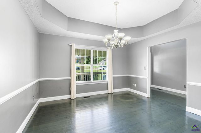 370 Twin Lakes Drive, Gray, GA 31032