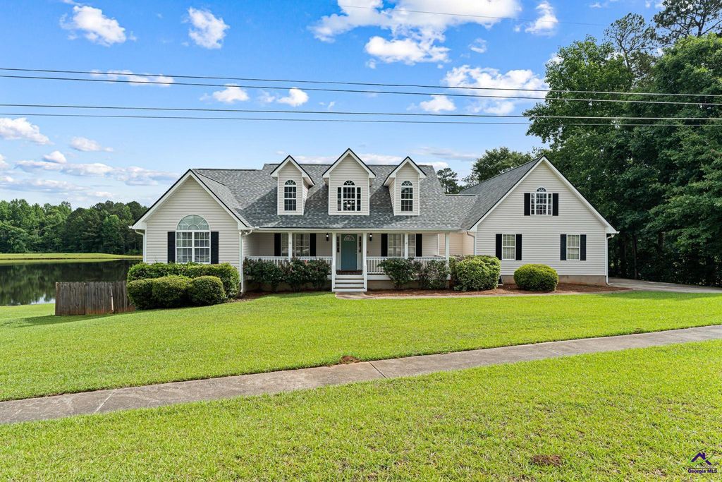 370 Twin Lakes Drive, Gray, GA 31032