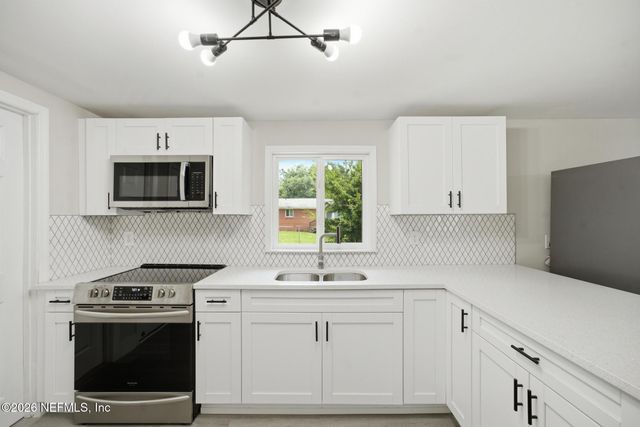 5305 WASHINGTON ESTATES Drive, Jacksonville, FL 32209