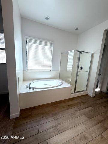 835 E HOPI Trail, Phoenix, AZ 85042
