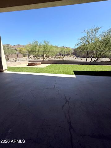 835 E HOPI Trail, Phoenix, AZ 85042