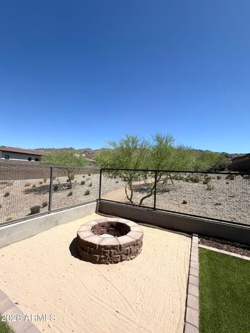 835 E HOPI Trail, Phoenix, AZ 85042