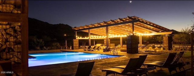 835 E HOPI Trail, Phoenix, AZ 85042