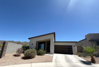 835 E HOPI Trail, Phoenix, AZ 85042