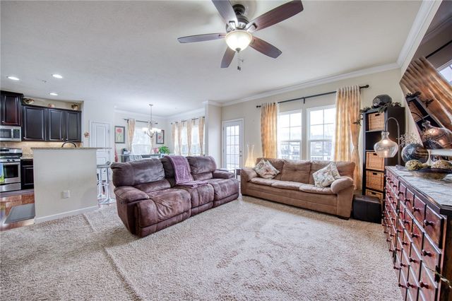 604 Edison Dr, Marshall, PA 15090