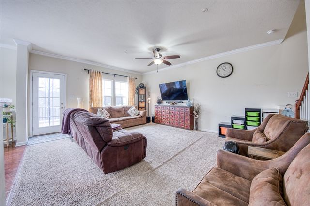 604 Edison Dr, Marshall, PA 15090