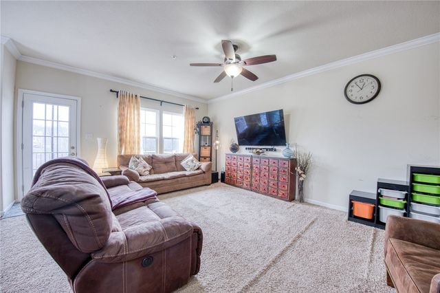 604 Edison Dr, Marshall, PA 15090