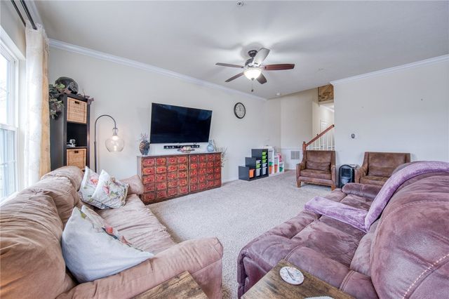 604 Edison Dr, Marshall, PA 15090