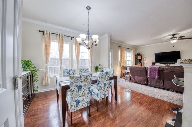 604 Edison Dr, Marshall, PA 15090