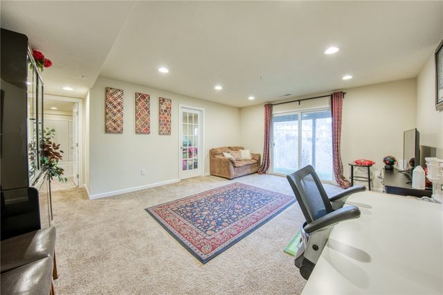 604 Edison Dr, Marshall, PA 15090