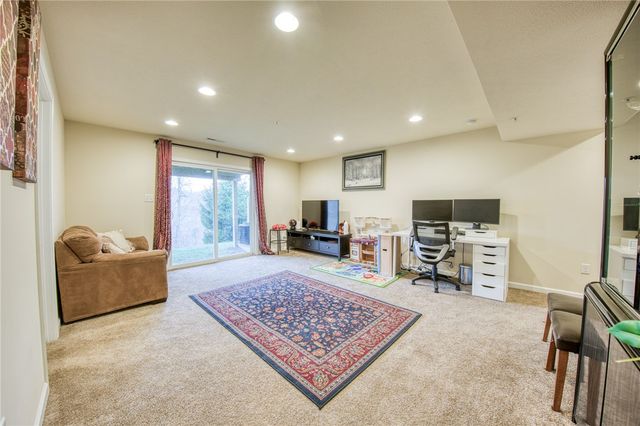 604 Edison Dr, Marshall, PA 15090