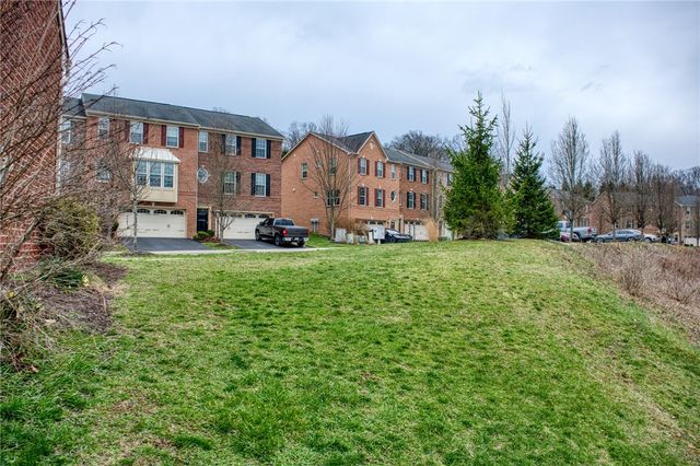 604 Edison Dr, Marshall, PA 15090