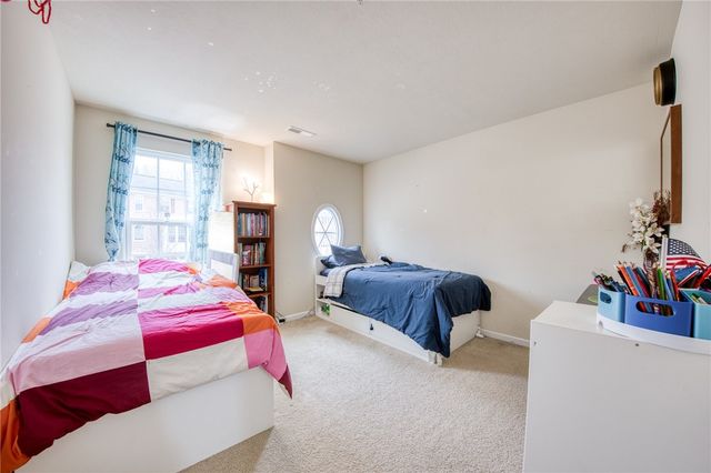 604 Edison Dr, Marshall, PA 15090