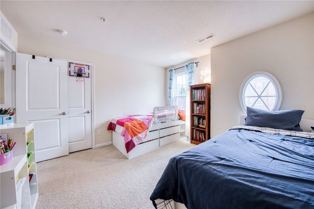 604 Edison Dr, Marshall, PA 15090