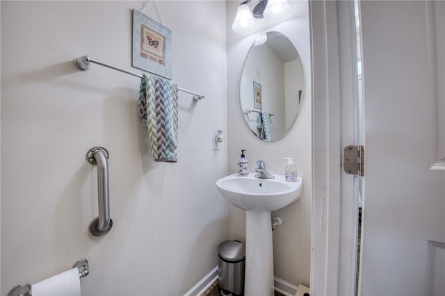 604 Edison Dr, Marshall, PA 15090