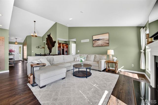 79 Stone Bridge Drive, Moscow Mills, MO 63362