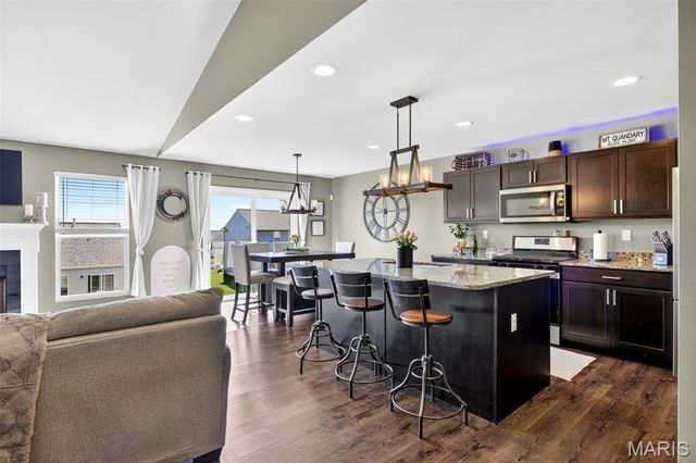 79 Stone Bridge Drive, Moscow Mills, MO 63362