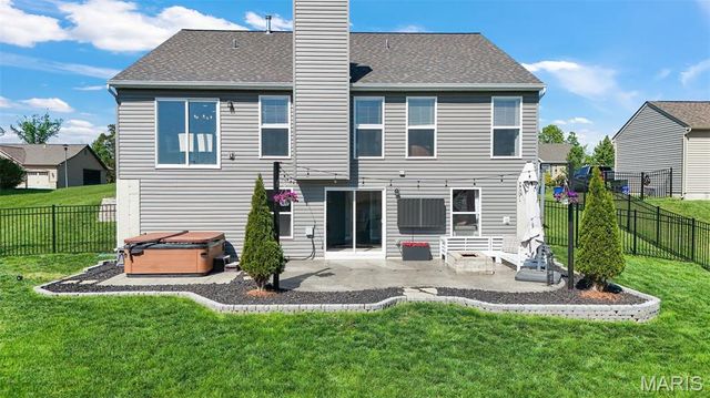 79 Stone Bridge Drive, Moscow Mills, MO 63362