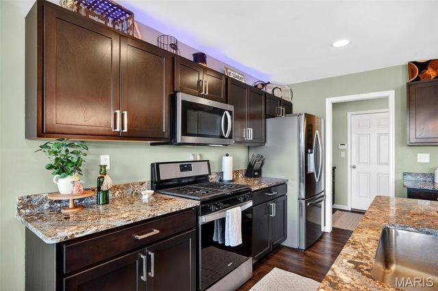 79 Stone Bridge Drive, Moscow Mills, MO 63362