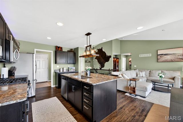 79 Stone Bridge Drive, Moscow Mills, MO 63362
