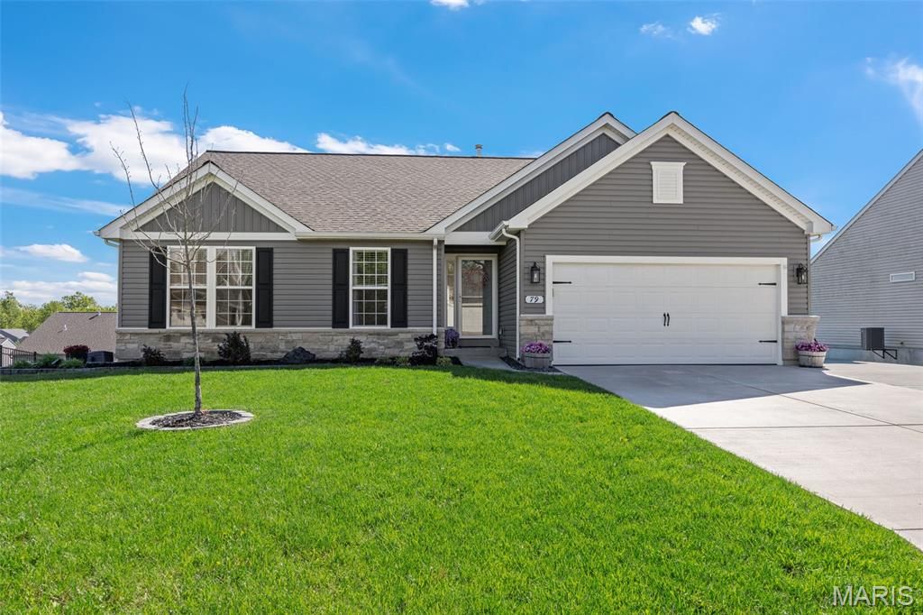 79 Stone Bridge Drive, Moscow Mills, MO 63362