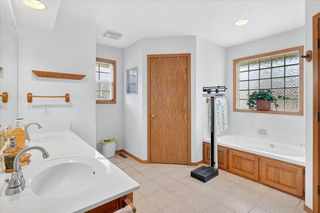 3957 W Greenwood Street, Springfield, MO 65807