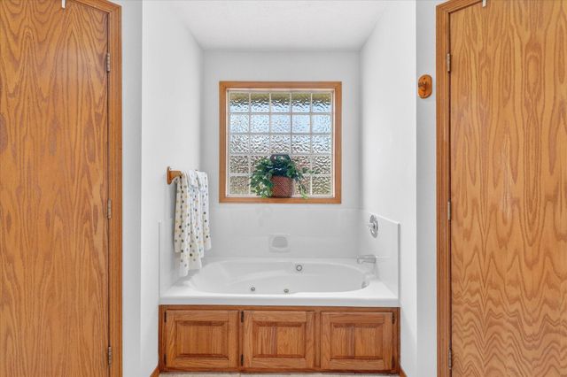 3957 W Greenwood Street, Springfield, MO 65807