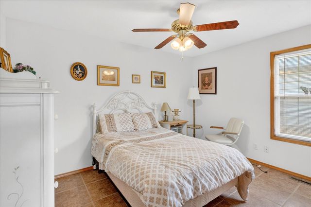 3957 W Greenwood Street, Springfield, MO 65807