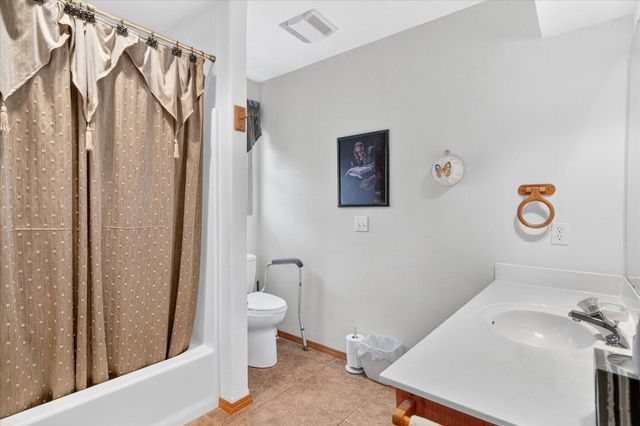 3957 W Greenwood Street, Springfield, MO 65807