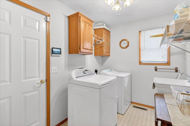 3957 W Greenwood Street, Springfield, MO 65807