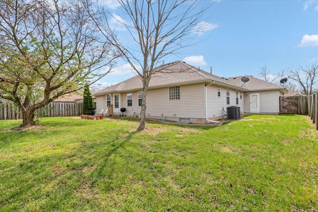 3957 W Greenwood Street, Springfield, MO 65807