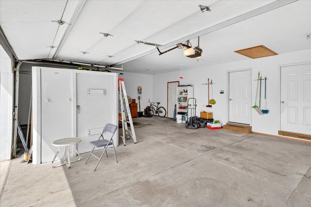 3957 W Greenwood Street, Springfield, MO 65807