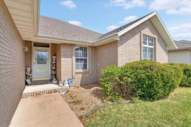 3957 W Greenwood Street, Springfield, MO 65807