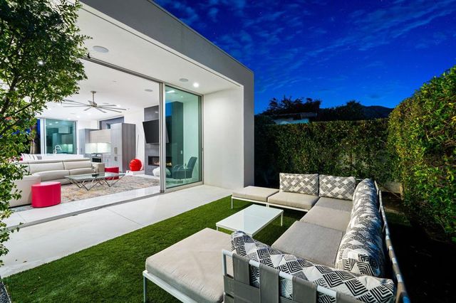 1940 S Barona Road, Palm Springs, CA 92264