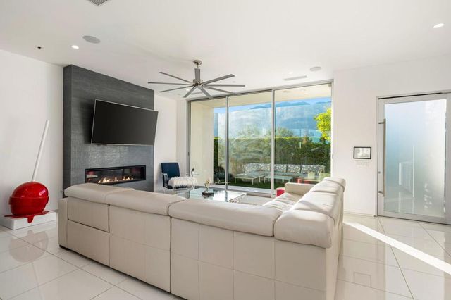 1940 S Barona Road, Palm Springs, CA 92264