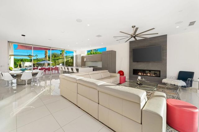 1940 S Barona Road, Palm Springs, CA 92264