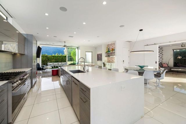 1940 S Barona Road, Palm Springs, CA 92264