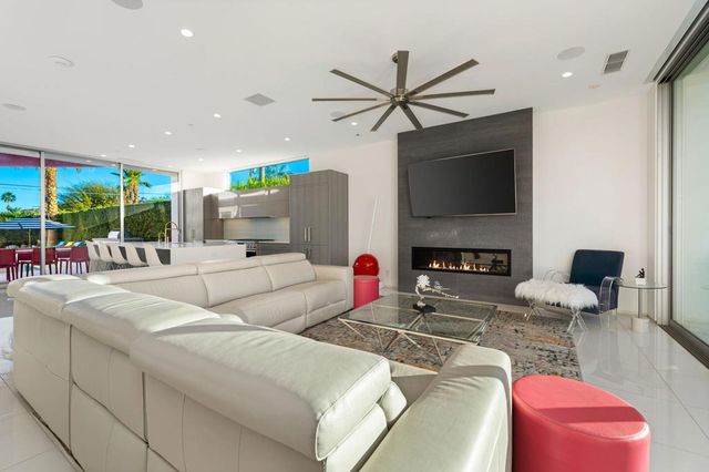 1940 S Barona Road, Palm Springs, CA 92264