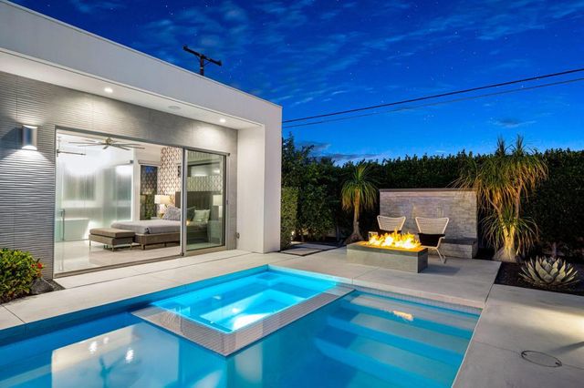 1940 S Barona Road, Palm Springs, CA 92264