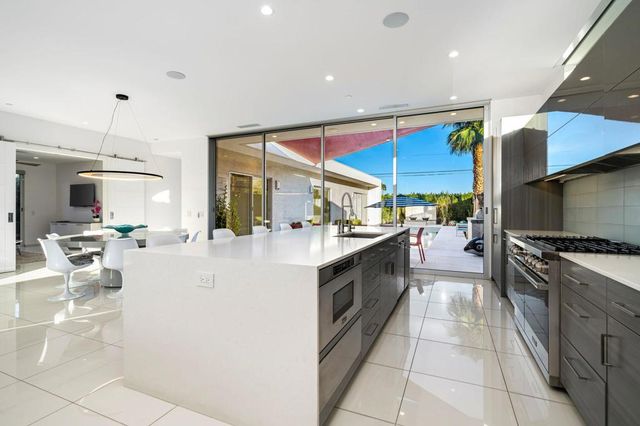 1940 S Barona Road, Palm Springs, CA 92264