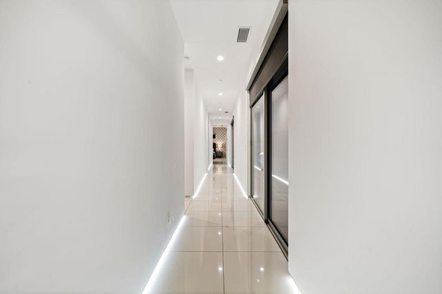 1940 S Barona Road, Palm Springs, CA 92264