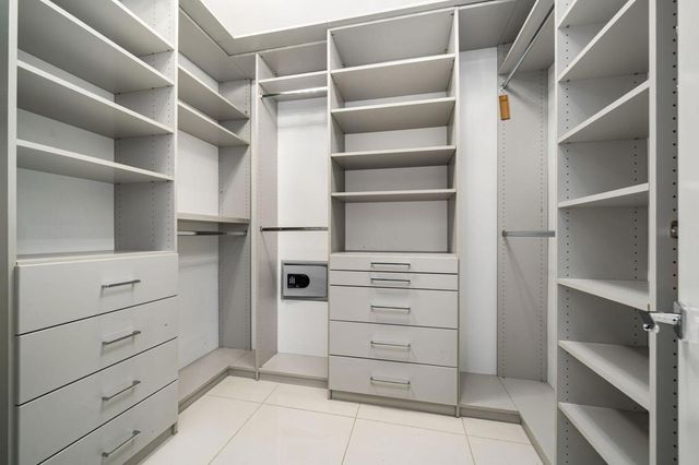 1940 S Barona Road, Palm Springs, CA 92264