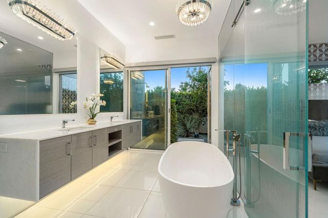 1940 S Barona Road, Palm Springs, CA 92264