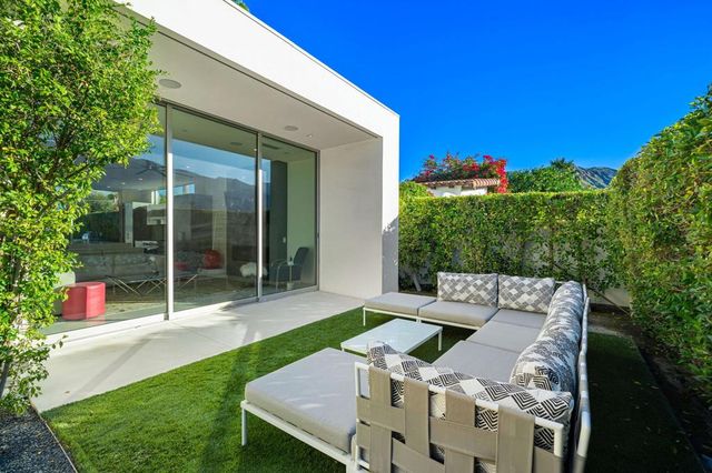 1940 S Barona Road, Palm Springs, CA 92264