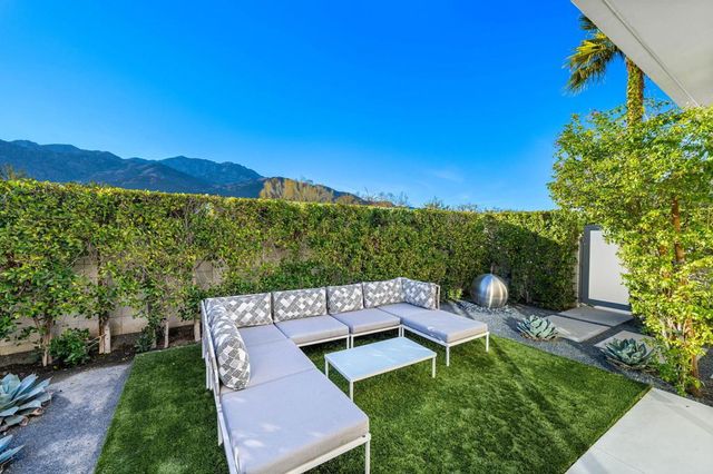 1940 S Barona Road, Palm Springs, CA 92264