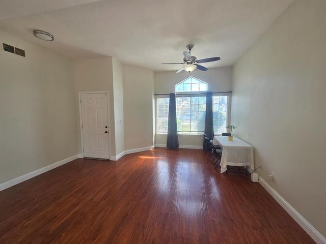 8212 Newbury Park Ct, Sacramento, CA 95828