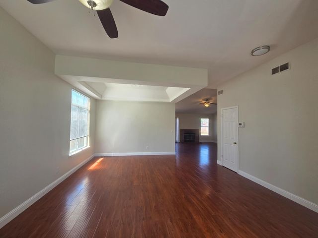 8212 Newbury Park Ct, Sacramento, CA 95828