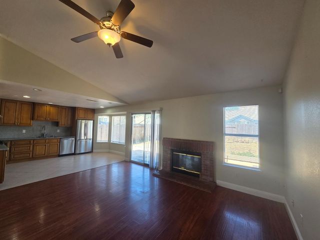 8212 Newbury Park Ct, Sacramento, CA 95828